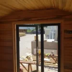 Küçük Ahşap Bungalov İç Salon Görsel Resmi