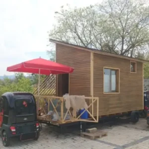 Taşınabilir Ahşap Yürüyen Ev Ön Görünüşü