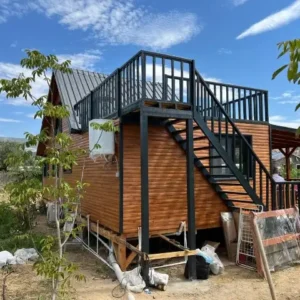 Teraslı Üçgen Dik Çatı Bungalov