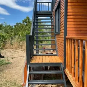 Terasa çıkılan merdiven