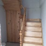 Sağanlıklı ahşap merdiven
