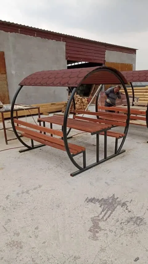 Yuvarlak tasarımlı bahçe salıncağı, piknik masalı salıncak