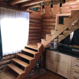 Yukarı çıkılan merdiven