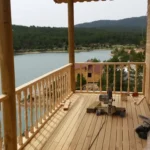 Göl manzaralı veranda