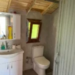 Ahşap bungalov ev banyosu