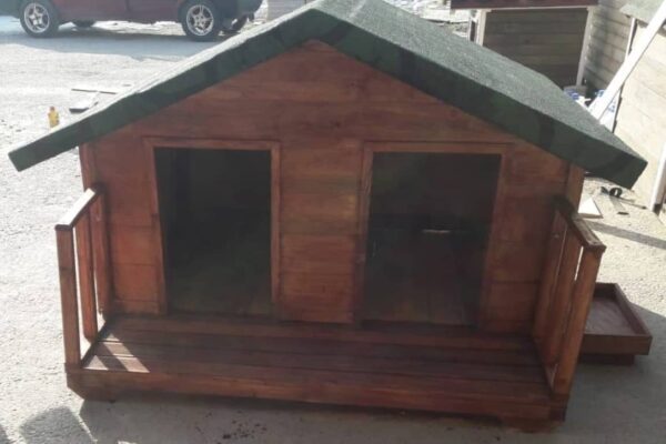 Çiftli Konfor: İkili Köpek Kulübesi