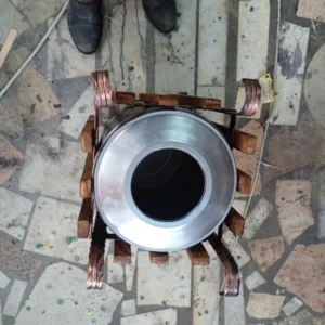 Üsten görünen kapaklı çöp kovası