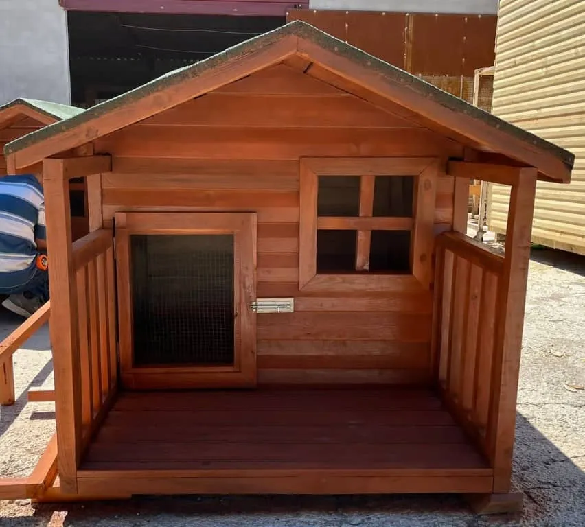 Verandalı Lüks Ahşap Köpek Kulübesi